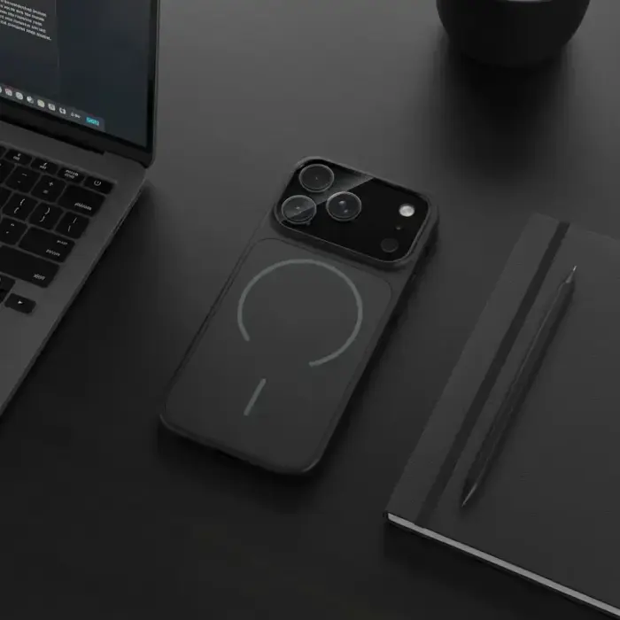 Case MAKE 17 compatible with MagSafe for IPHONE 13 black Photo