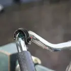 Dzwonek rowerowy w kształcie litery Q 100db - czarny Foto 9